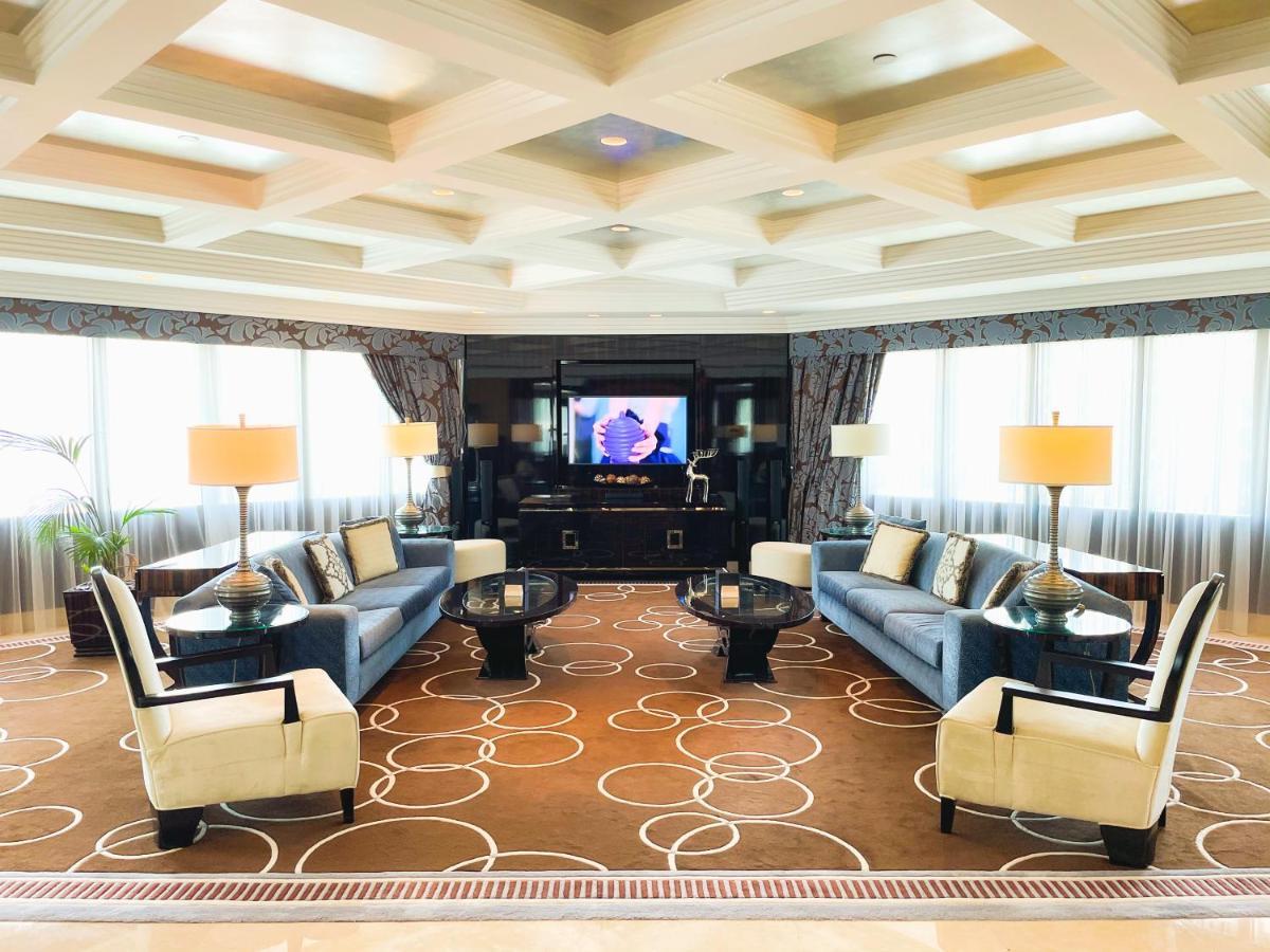 Moevenpick Grand Al Bustan Hotel Dubai Bagian luar foto The interior of the Presidential Suite