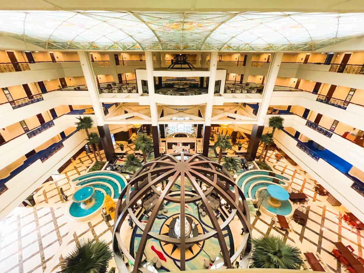 Moevenpick Grand Al Bustan Hotel Dubai Bagian luar foto The Atrium