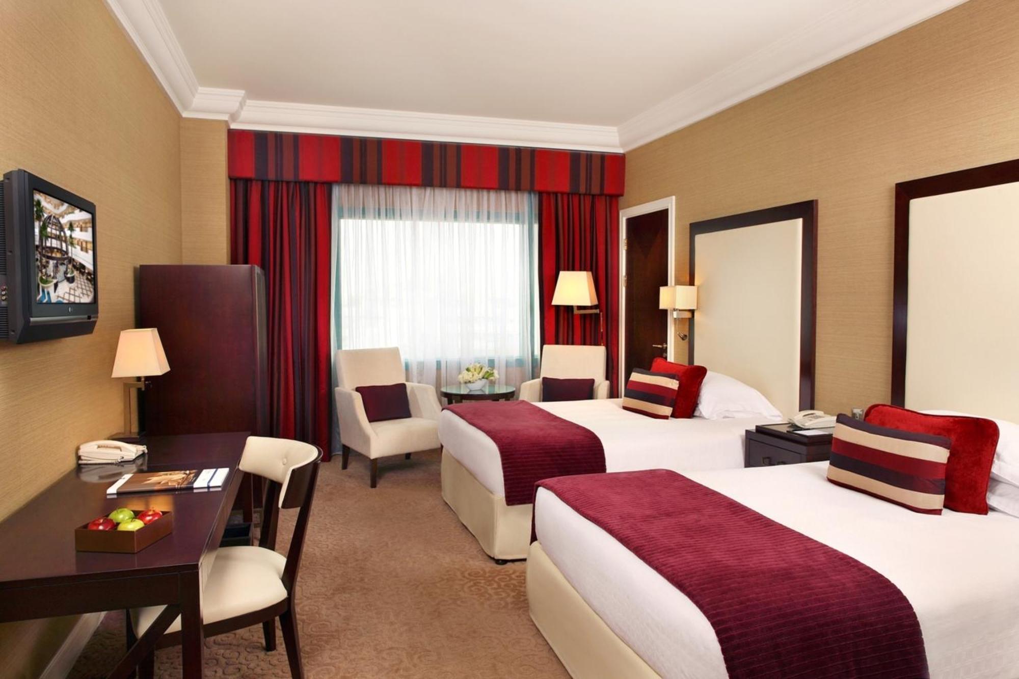 Moevenpick Grand Al Bustan Hotel Dubai Bagian luar foto A room at the InterContinental London Park Lane