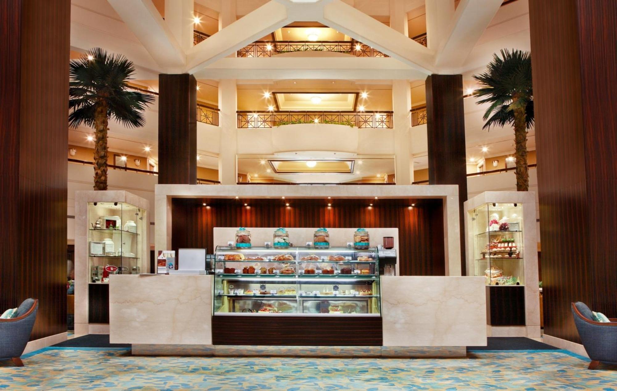 Moevenpick Grand Al Bustan Hotel Dubai Bagian luar foto The lobby of the hotel