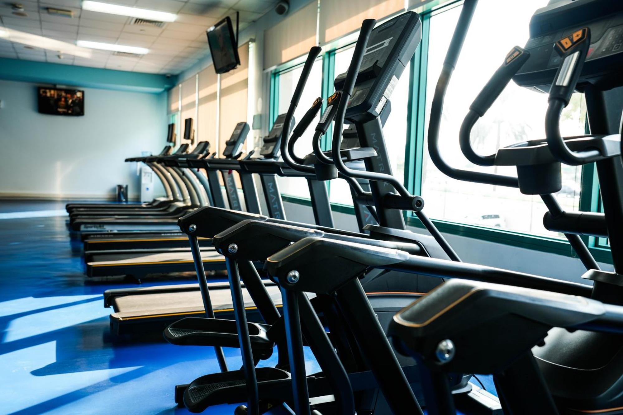 Moevenpick Grand Al Bustan Hotel Dubai Bagian luar foto The gym at the National Training Centre